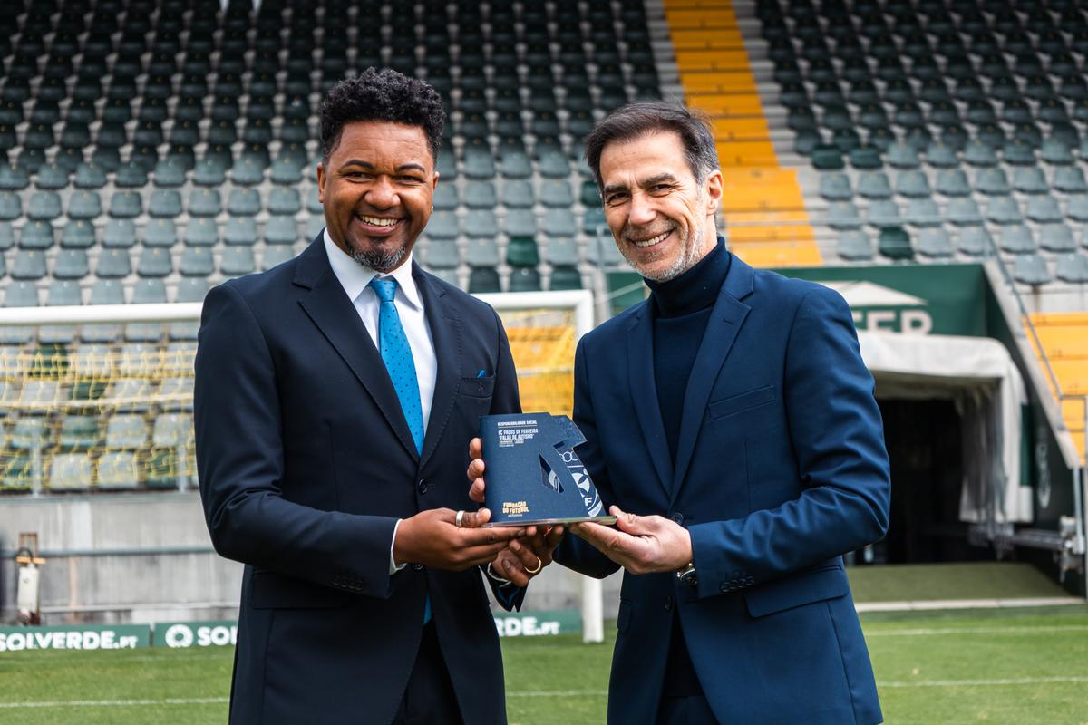 "Falar de Autismo": FC P. Ferreira recebe Prémio de Responsabilidade Social de fevereiro