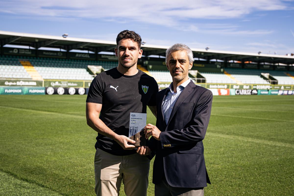 CD Tondela recebe Prémio de Responsabilidade Social de junho