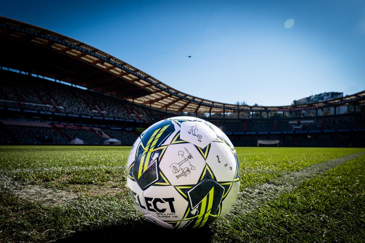 A tradição mantém-se e a bola da Final da Allianz CUP volta a ser única e especial