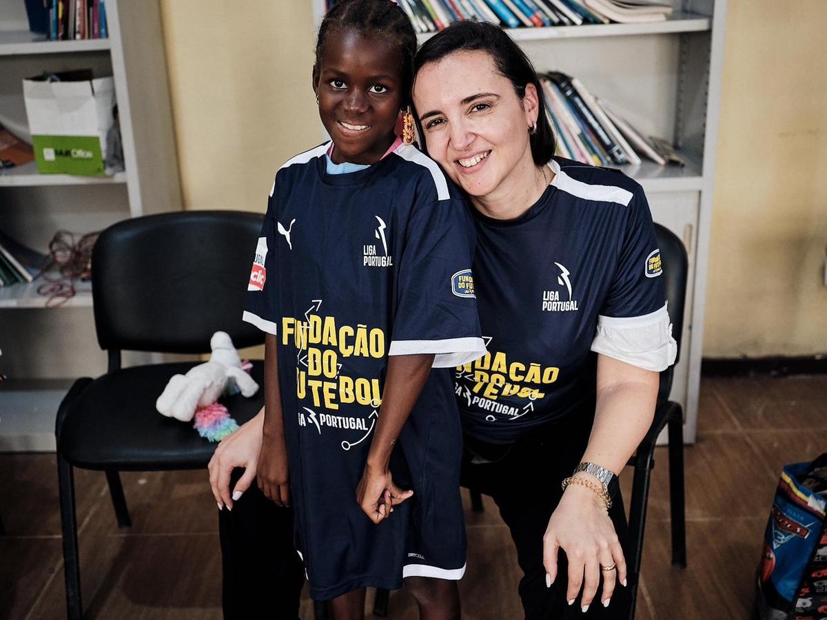 Um gesto que atravessa fronteiras: solidariedade da Fundação do Futebol chega a São Tomé e Príncipe