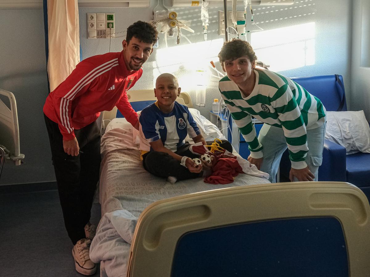 Esta Bata Tem Poderes: SL Benfica e Sporting CP juntos para levar alegria às crianças no IPO de Lisboa
