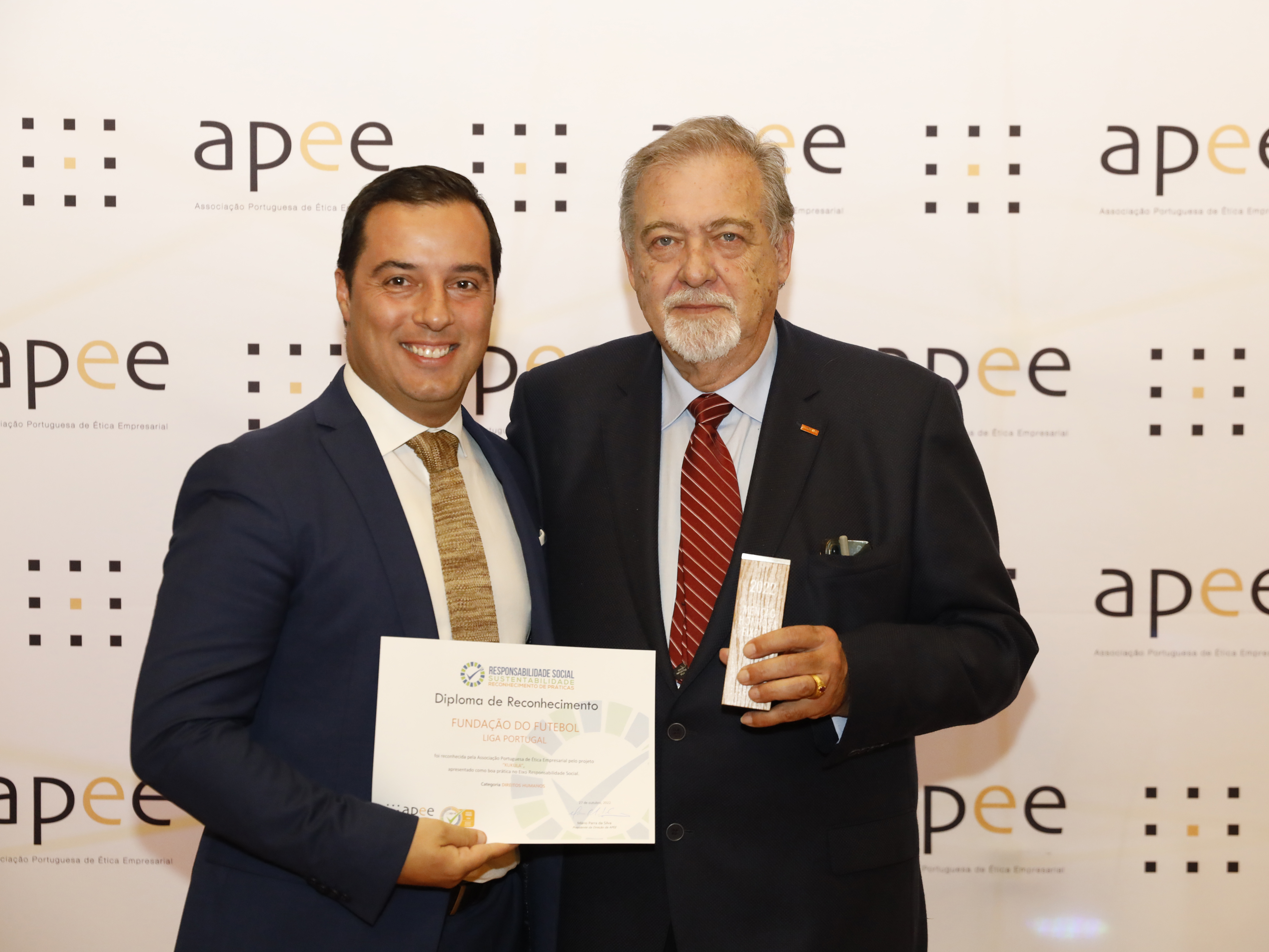 Fundação do Futebol premiada pela APEE